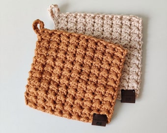 Farmhouse Crochet Hot Pads • 100% Cotton Machine Washable Trivet • Handmade Housewarming Gift • Kitchen Hot Pads • Thick Pot Holder