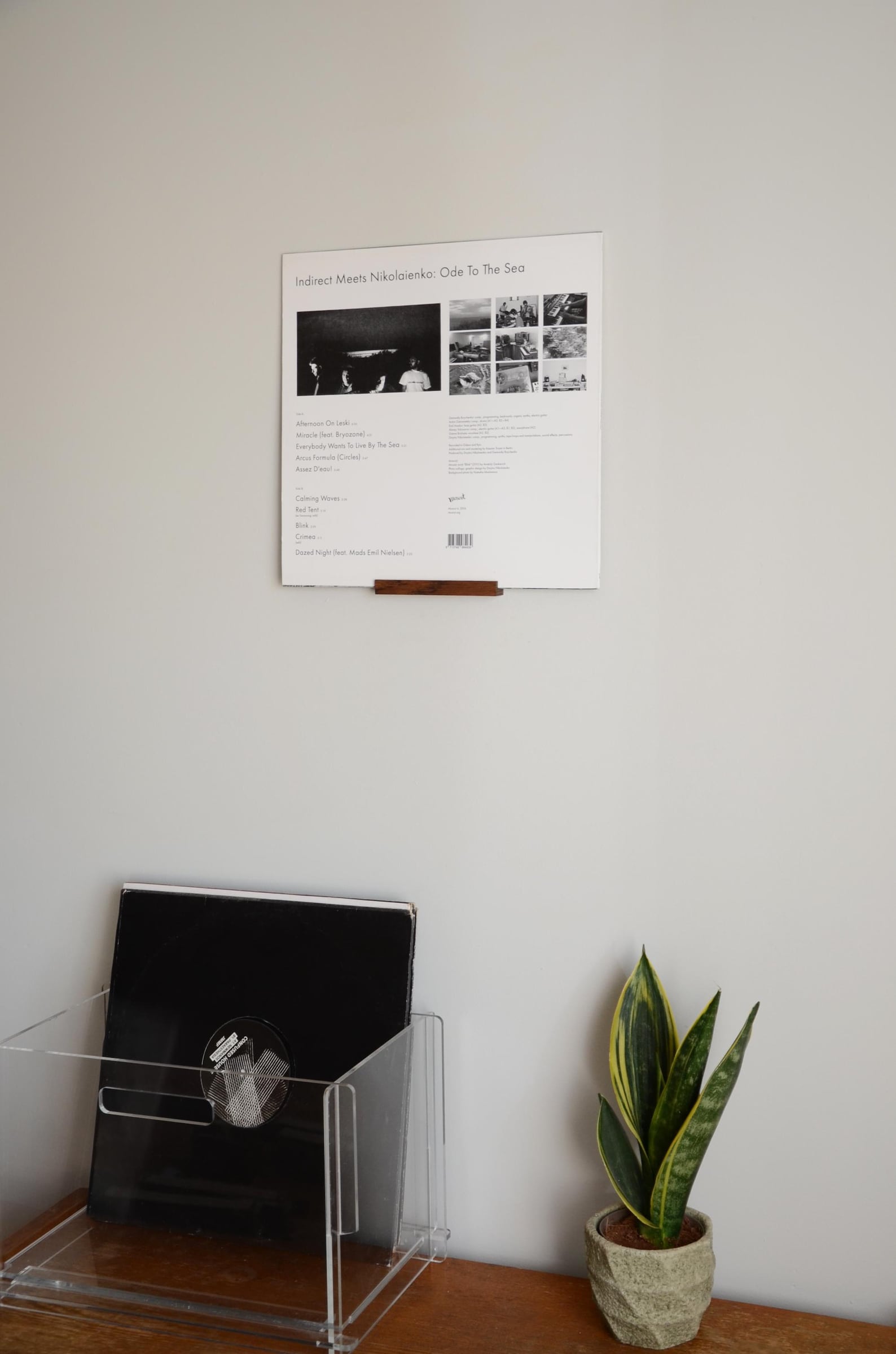 Minimalistic Vinyl Record Ledge | Eco-Friendly Oak Wood Shelf for Vinyl Storage & Display | Modern Wall Mount Record Holder - Dark Brown, Screw-mounted