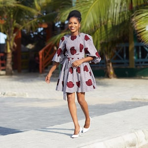 Ostatnia szansa - Uk 8/US 4 - KYMBRE African Print Ankara Mini Dress | Afrykańska odzież dla kobiet