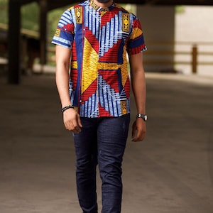 MUNA Herren Ankara Kurzarm-Shirt | Gelber Druck | Bischof Hals | Versandfertig | Handgefertigt in Nigeria