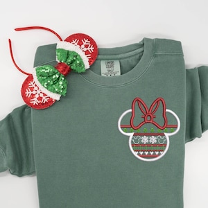 Minnie Christmas Sweater embroidered Crewneck, Disney Christmas embroidered tshirt, Disney Minnie sweatshirt, Women's Christmas crewneck