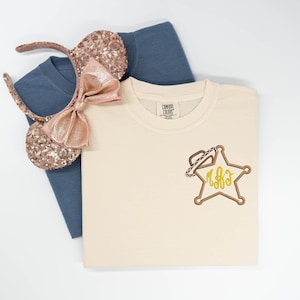 Woody Cowboy Monogram Embroidered T-Shirt - Comfort Colors Bild 1