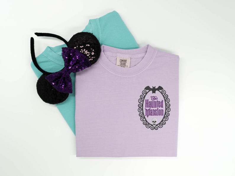Haunted Mansion Crest Embroidered Crewneck | Haunted Mansion Sweatshirt | Haunted Mansion Crest Shirt | Disney Sweater immagine 1