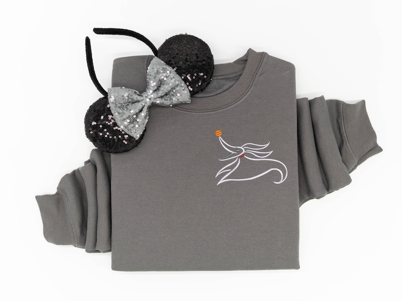 Suéter de cuello redondo con bordado de Zero, Pesadilla antes de Navidad, Disney Halloween, sudadera con bordado de Disney imagen 1