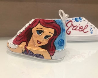 Chaussures de bébé peintes à la main et personnalisées avec des personnages de licorne, Minnie, Dalmatien, Ariel et Disney