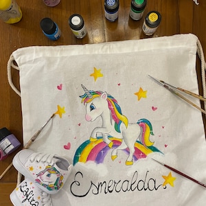 Birth Gift Set consisting of hand-painted shoes and personalized Unicorn or Mayan Bee theme bag