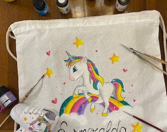 Birth Gift Set consisting of hand-painted shoes and personalized Unicorn or Mayan Bee theme bag