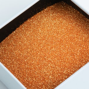 Cameron || Paillettes en polyester ultra fin, opaques, résistantes aux solvants || Orange brûlée