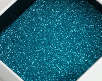 Havsblå || Ultrafint polyesterglitter, ogenomskinligt, lösningsmedelsbeständigt