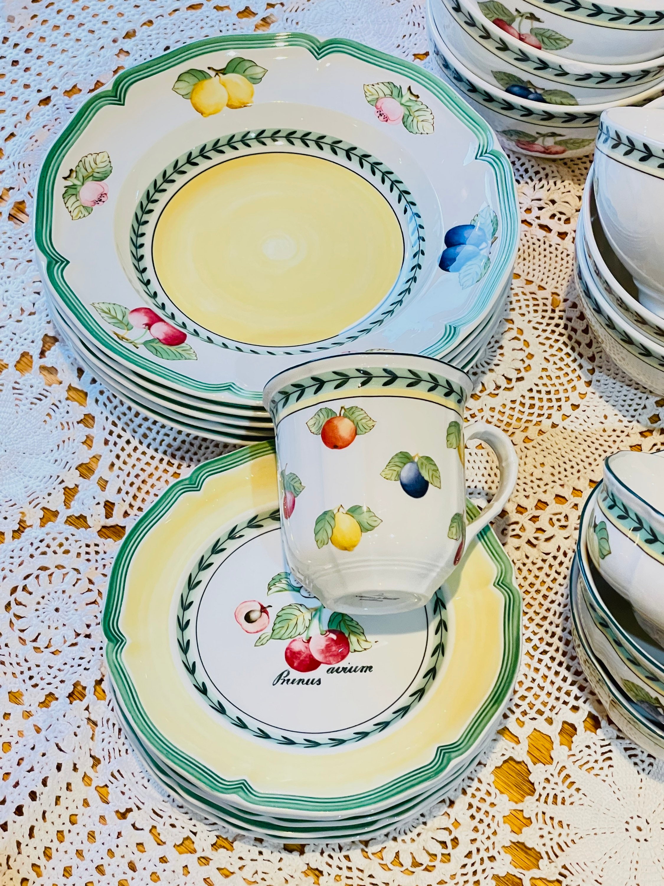 Villeroy and Boch, French Garden,fleurence, Fruit Pattern Rim