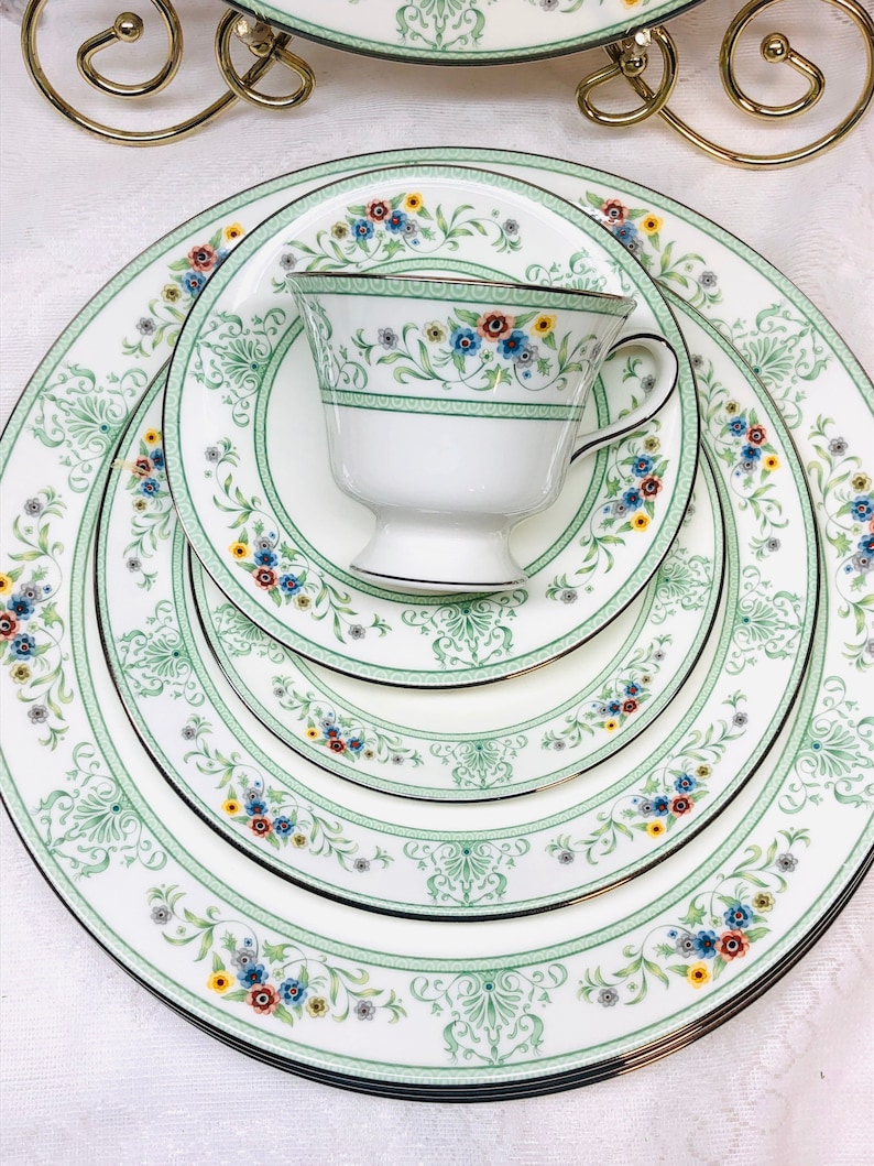 Wedgewood Agincourt Green Vintage Fine Bone China 4 Place Etsy