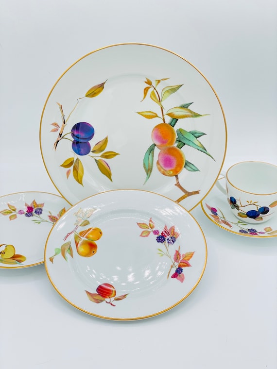 Evesham Gold, Royal Worcester, Fruit Patterns, Gold Trim, Peach