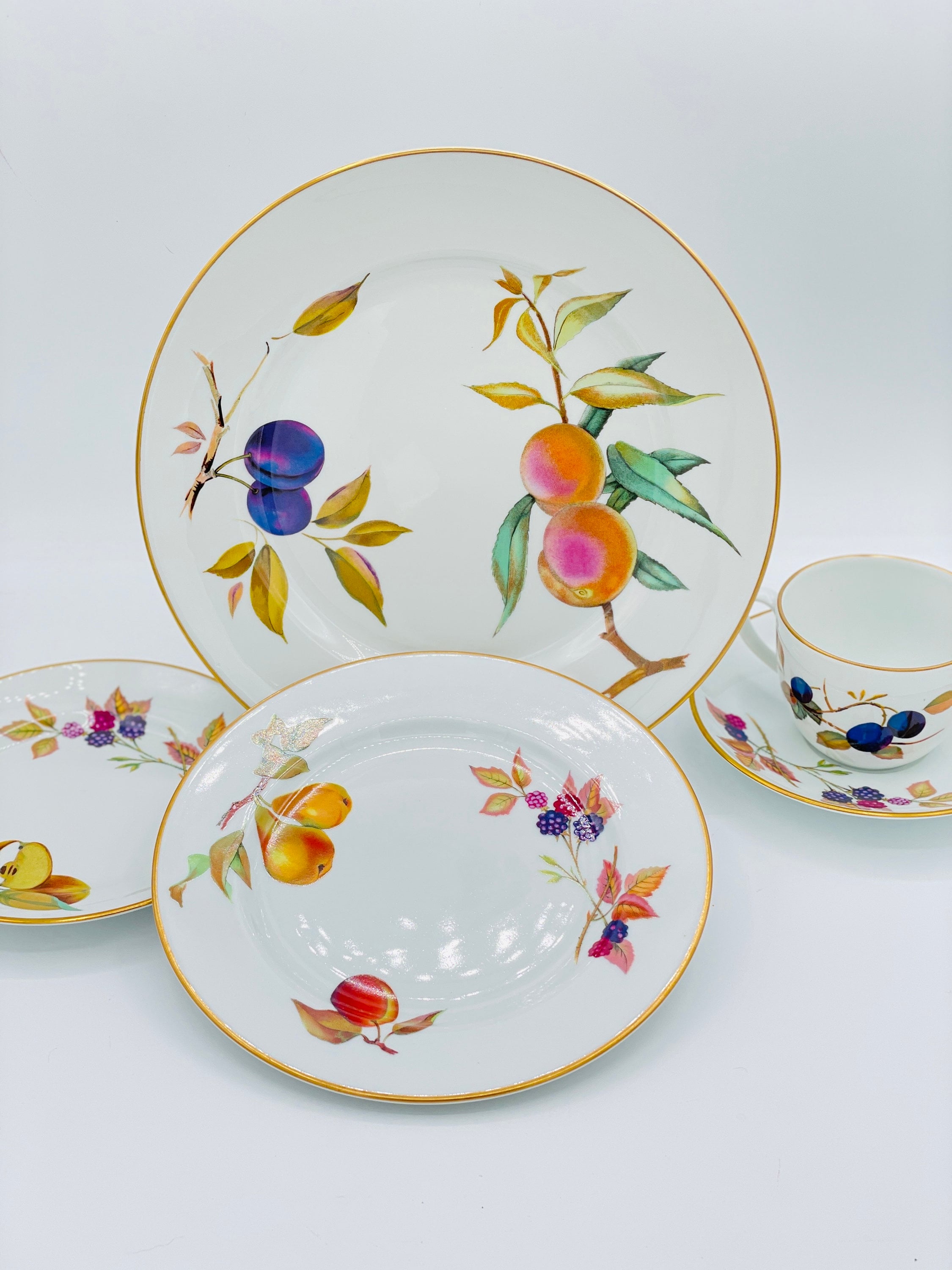 Evesham Gold, Royal Worcester, Fruit Patterns, Gold Trim, Peach
