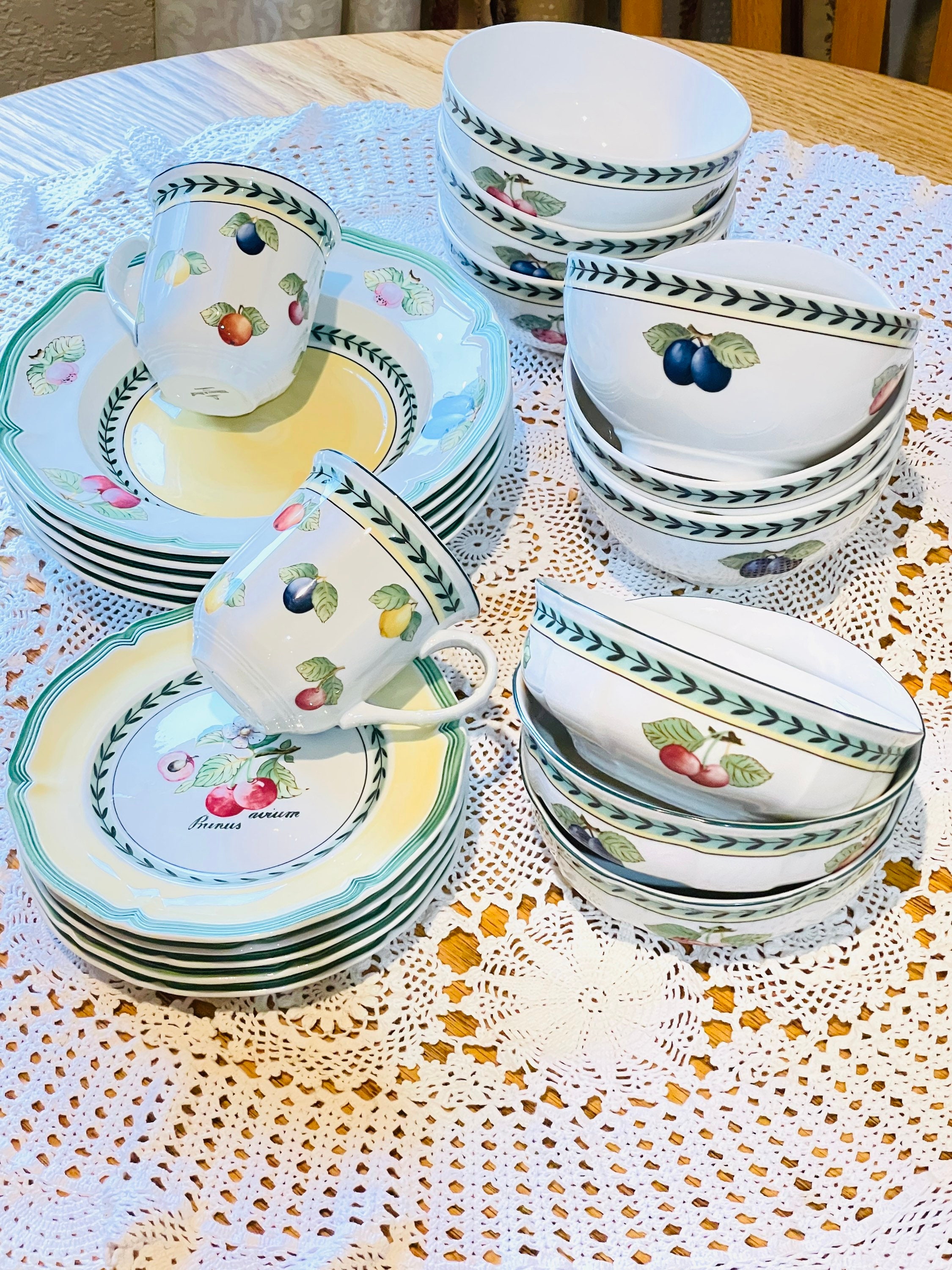 Villeroy and Boch, French Garden,fleurence, Fruit Pattern Rim