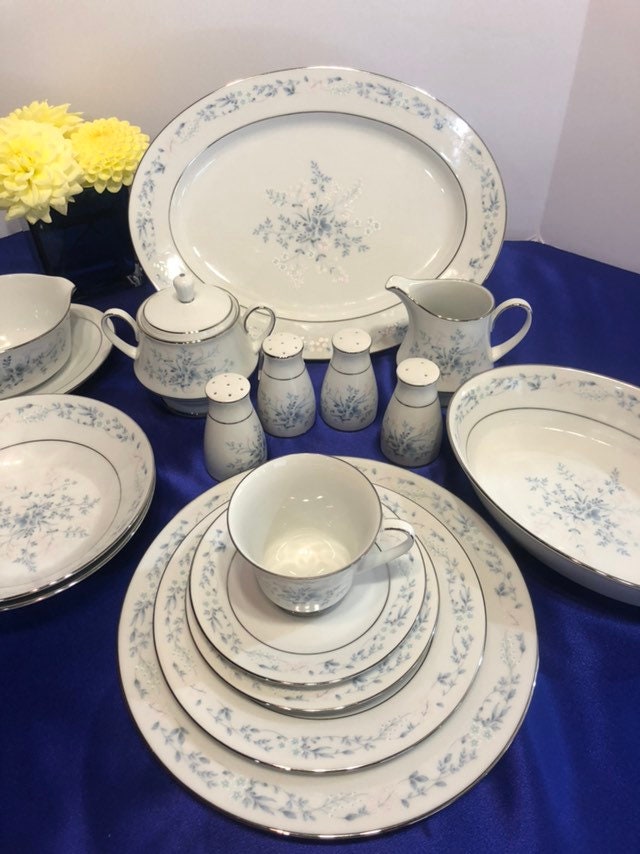 Noritake carolyn china 2025