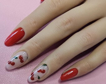 Rot mit Cherry's Press on Nails