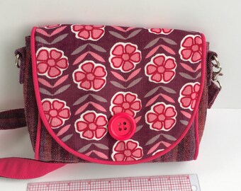 Pink Daisy Saddlebag