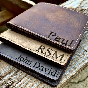 Cartera delgada personalizada para hombre Bi-Fold, cartera grabada para hombres, regalo de padrinos, cartera monograma, regalo para hombres, cartera personalizada, regalos únicos