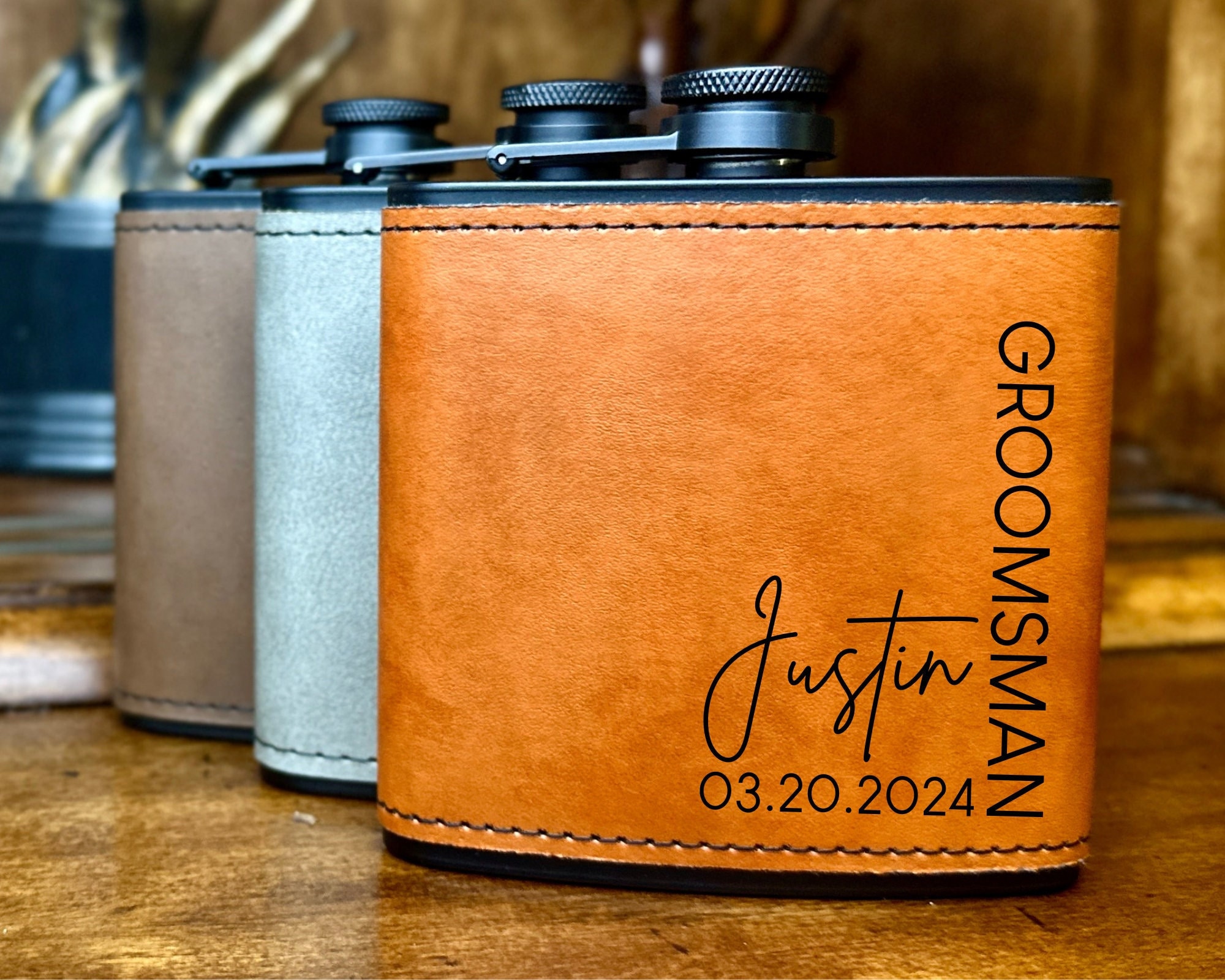 Petaca personalizada para padrinos de boda, regalos para despedidas de soltero, petaca de cuero negro, petaca con monograma, petaca para padrinos de boda, idea de regalo