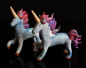 Decorative unicorn figure - shines in the dark