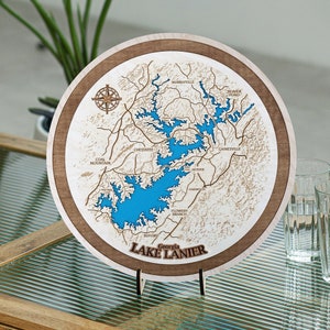 Carte en bois du lac Lanier