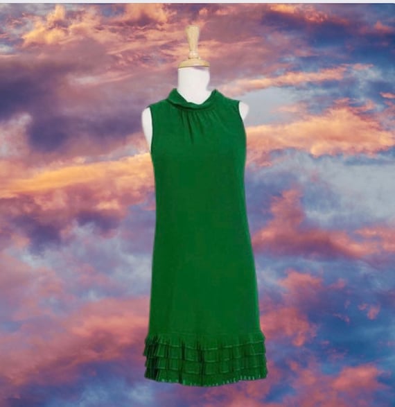 Vintage kelly green ruffle dress
