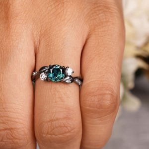 Round Teal Sapphire ring, Sapphire wedding engagement ring, Anniversary gifts for her, Unique Green Sapphire Ring Black Rhodium Ring Jewelry