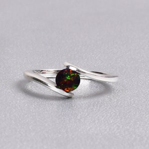 14K Black Opal Solitaire Ring – Vintage Black Opal Statement Proposal Ring for Women, Anniversary & Bridesmaid Gift for Her
