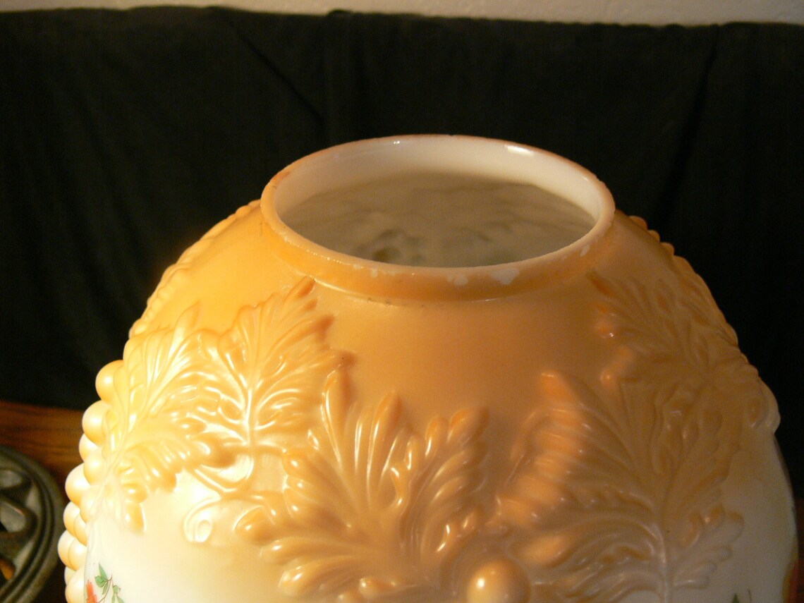 Vintage GWTW 10 in Hand Painted Glass Ball Oil Lamp Globe Shade Grapes