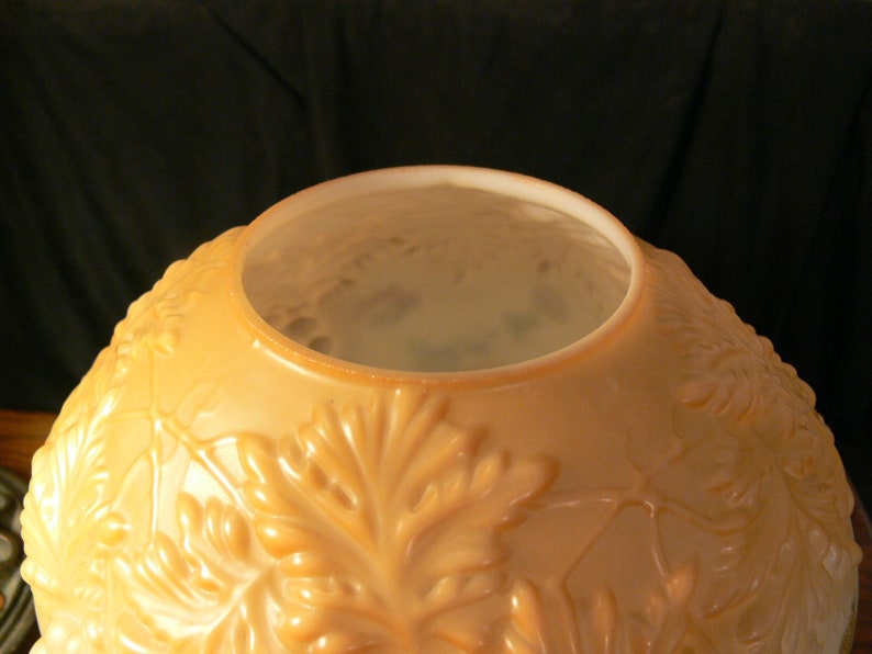 Vintage GWTW 10 in Hand Painted Glass Ball Oil Lamp Globe Shade Grapes