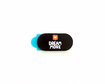 Copertura per webcam di Funsylab per la tua privacy digitale, accessori colorati e divertenti per laptop/tablet / Dream More / Mini
