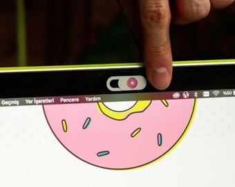 Webcam Cover by Funsylab per la tua privacy digitale, Accessori colorati e divertenti per laptop/tablet / Ciambella rosa / Mini