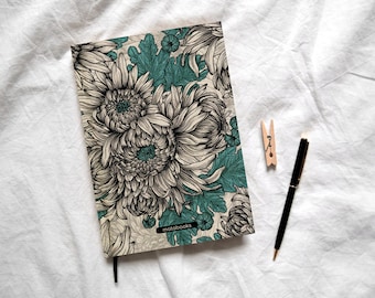 Sustainable notebook A5 made of grass paper - Jana Chrysanthemum