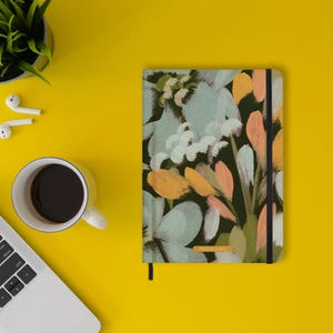 Libreta/diario/cuaderno/bloc de notas sostenible A5 de papel de hierba dulce – Nari Color: Laurel