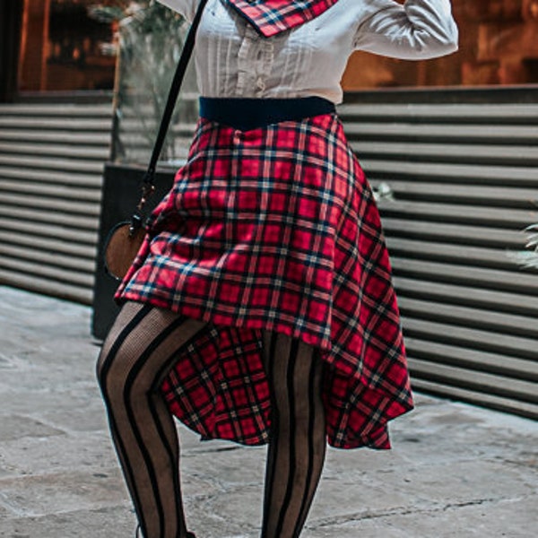 Jupe tartan en rouge et bleu outlander steampunk kilt victorian asymétrique dark academia