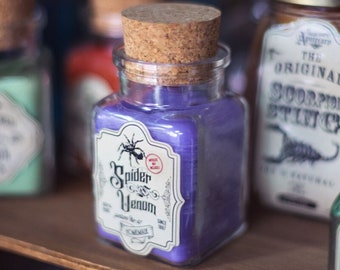 Spider Venom Potion Candle Apothecary witch Gothic Guaiacwood Halloween decoration Paraffin Candle witchcraft vintage halloween decoration