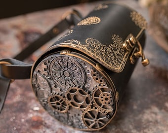 Steampunk gears Leather and resin Bag in black gothic steampunk style crossbody barrel bag Shoulder circle purse