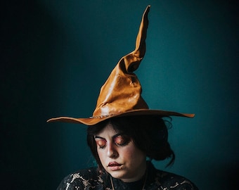 Heksenhoed van leren sorteerhoed van leer, bruine tovenaar steampunk puntige donkere academische hoed