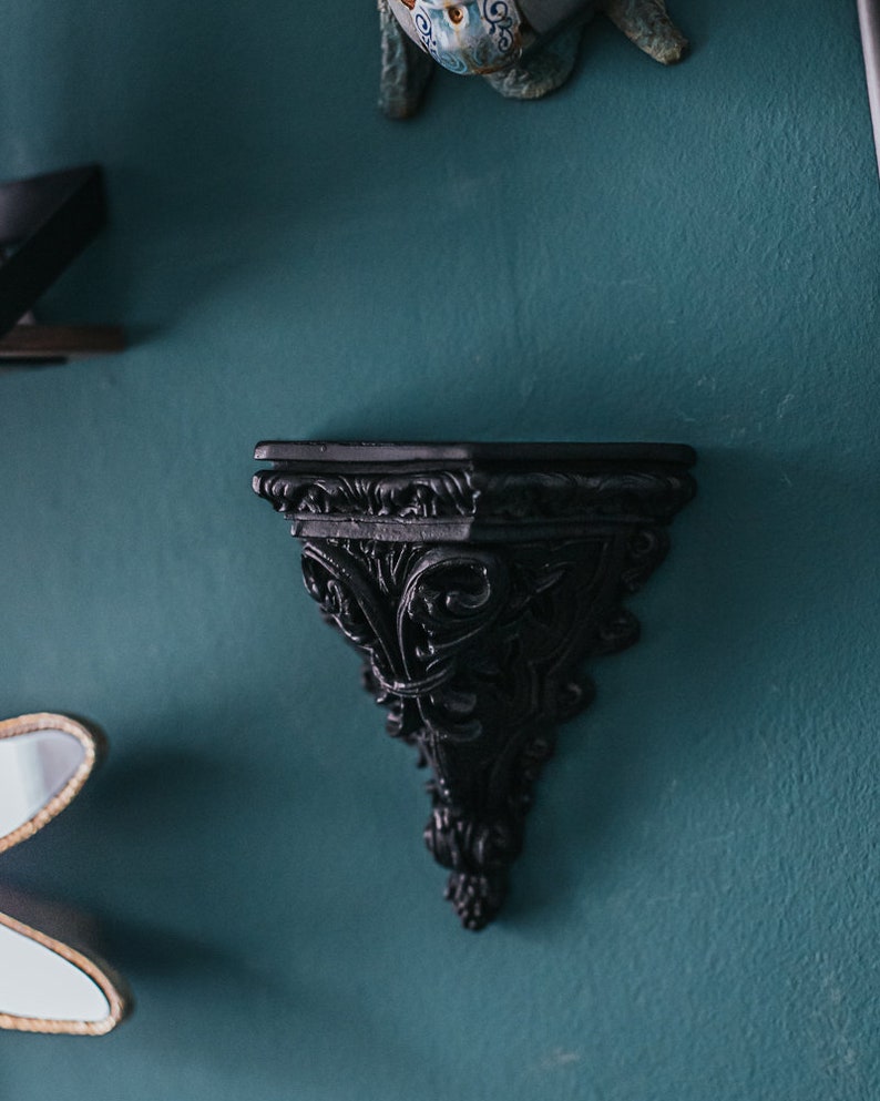 Vintage Black Victorian corbel for wall decoration Shelf Candle Holder Steampunk bookend Gold Resin vintage halloween decoration image 5