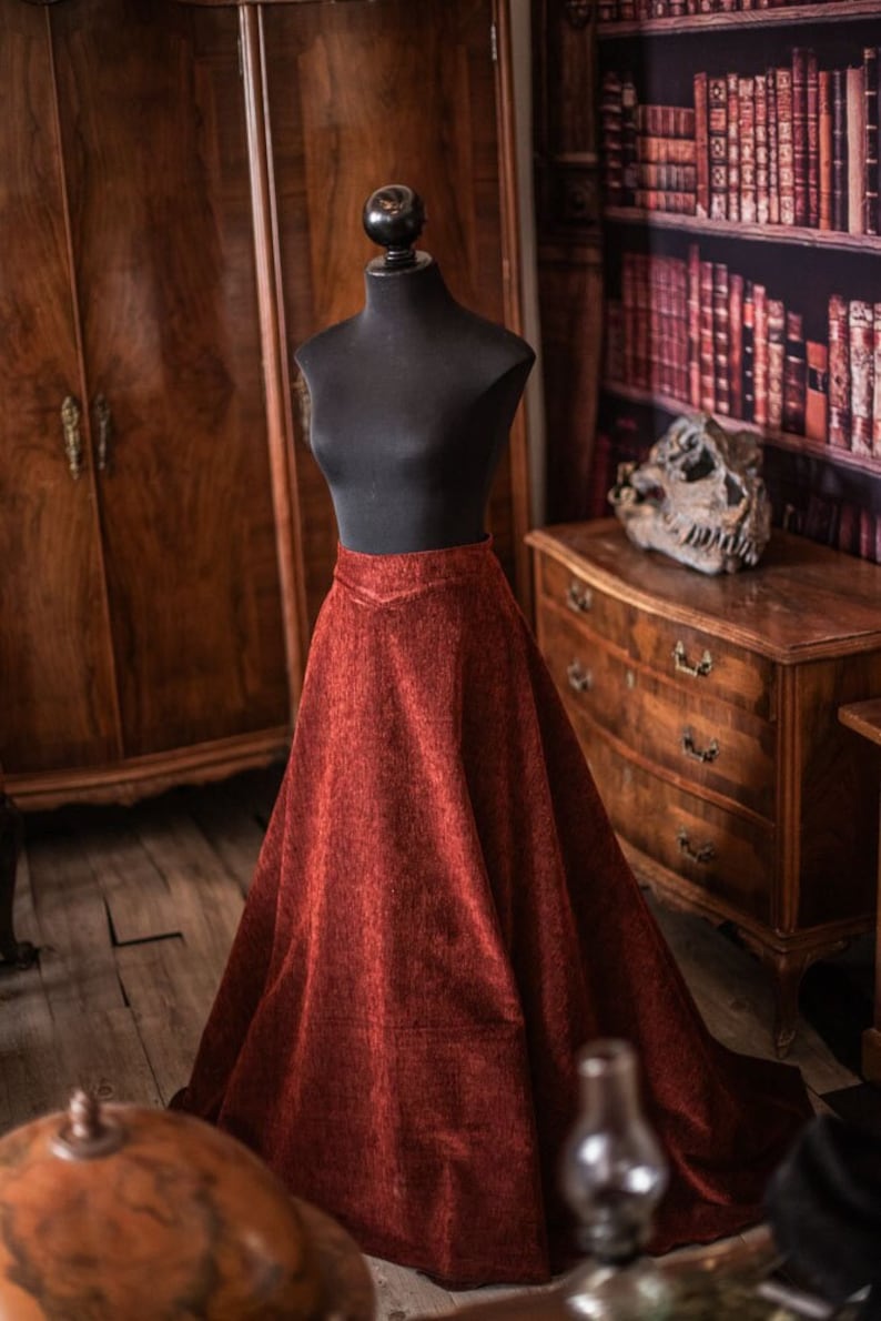 Jupe victorienne en velours, tapisserie, jupe vintage rouge d'inspiration historique écossaise image 1