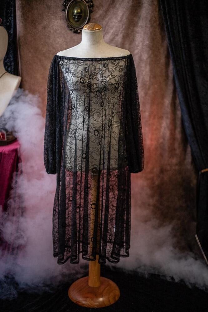 Black Lace Chemise Dress Woman shirt renaissance dress peasant underdress - Steampunk larp Pirate Fantasy Vampire Costume