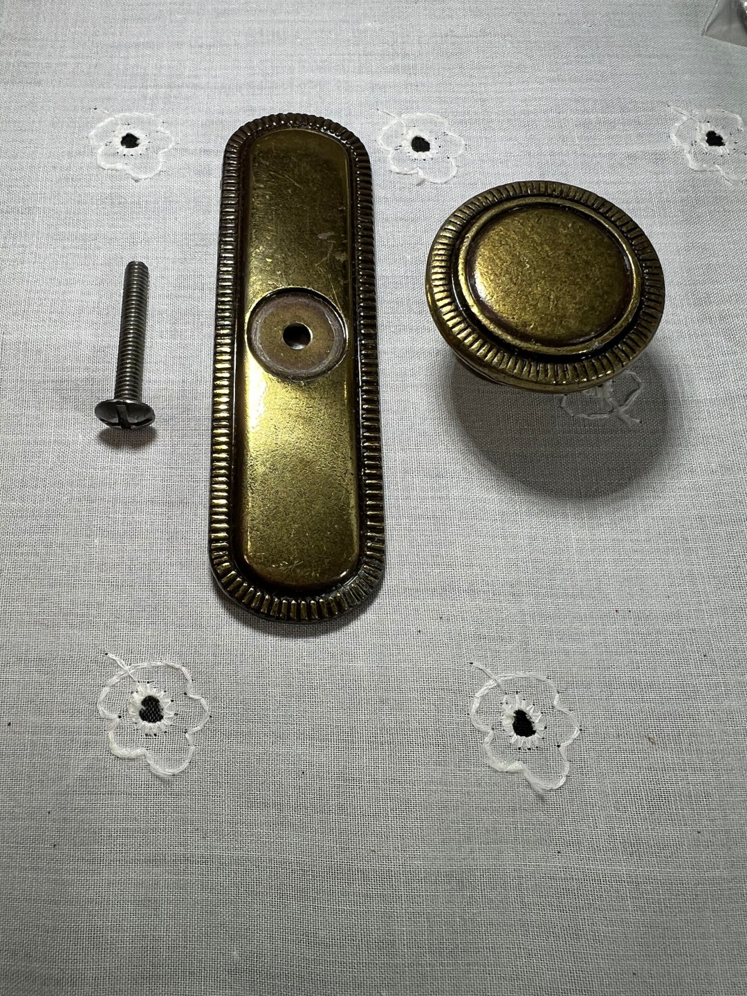 KBC Brass Drawer Pulls With Backplate and Screw, 10 New in Package