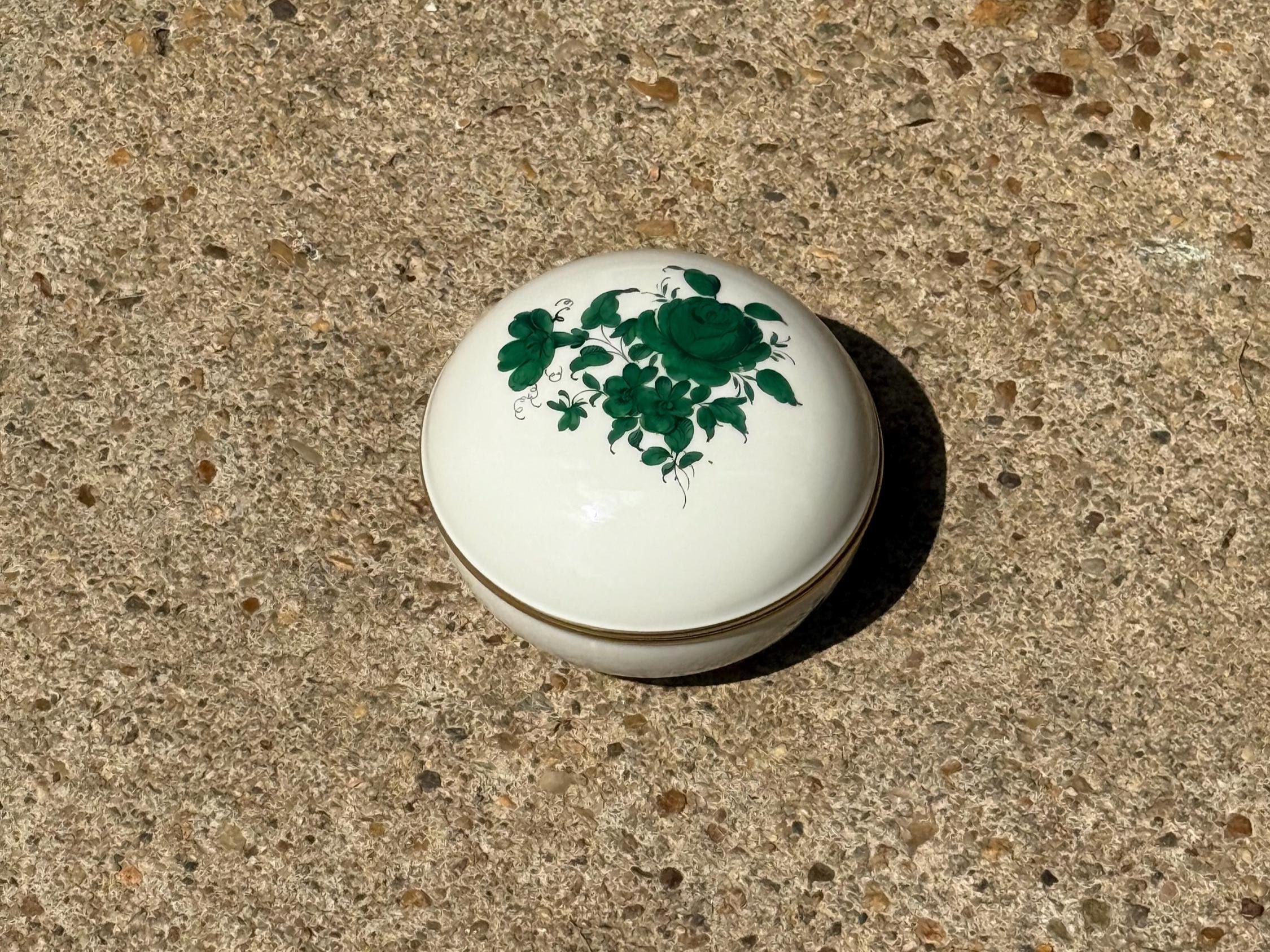 AUGARTEN WIEN PORZELLAN Vase grüne Rose mit Goldrand EUR 18,00 - DE