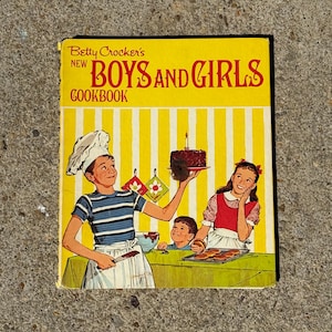 Vintage Cookbook, Betty Crocker New Boys and Girls Cookbook, 1974