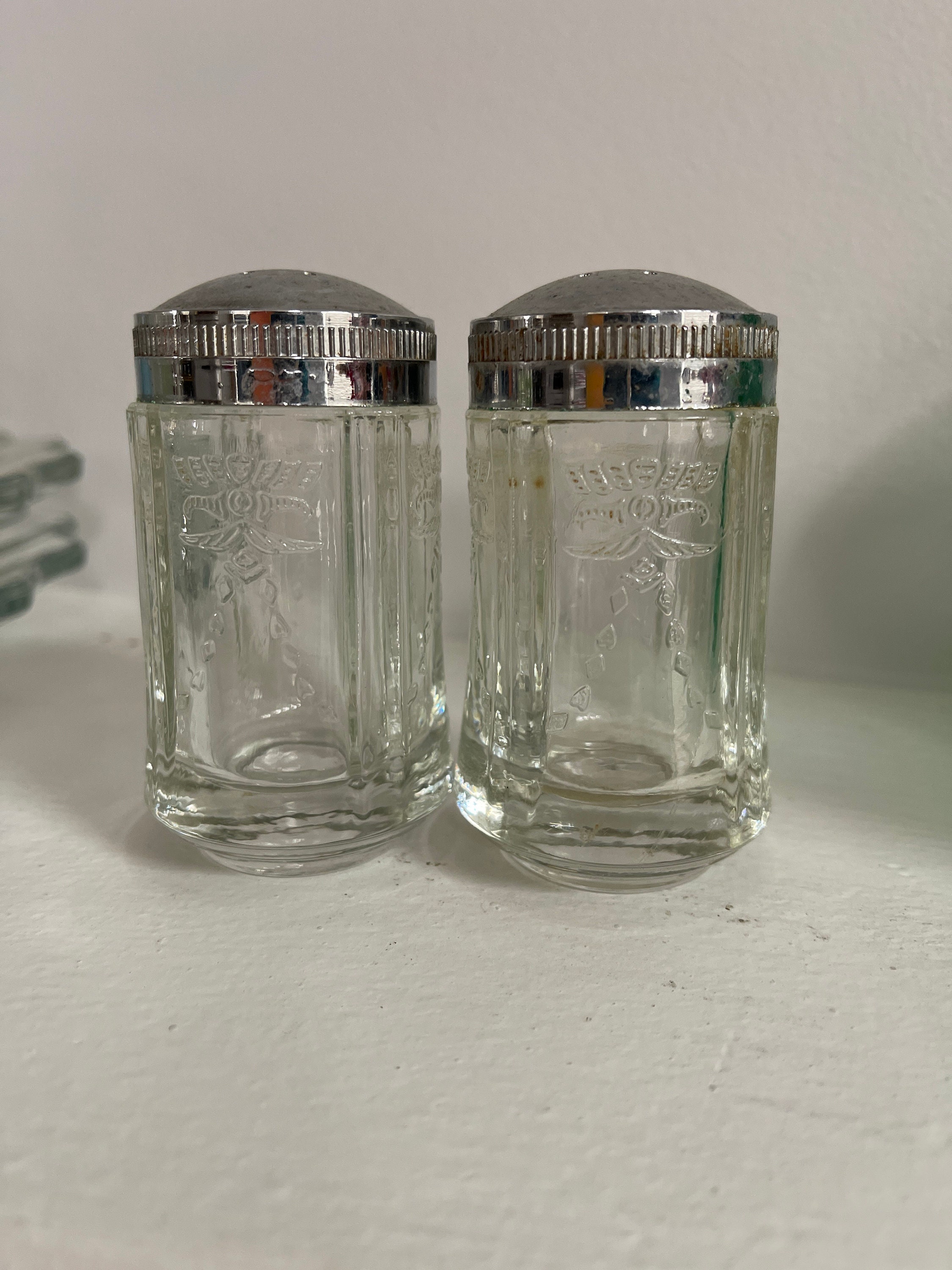 RW Base 1 oz Glass Salt and Pepper Shaker Set - Tower Style - 1