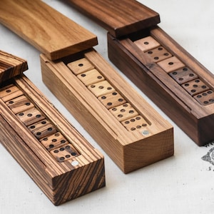 Boîte de 6 dés - Accessoire de jeu en bois massif / Boîte en bois avec 6 dés