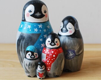 Cute Little Penguins Matryoshka Toy // Hand Painted Christmas Penguin Nesting Toy for Kids / Mind Puzzles for Children