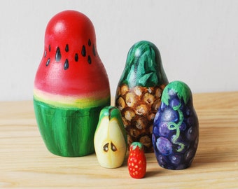 Fruity Matryoshka Toy // Hand Painted Watermelon Pineapple Nesting Toy for Kids // Fruit Russian Dolls / Wood