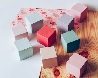 Blocs pastel colorés peints // Jouets cubiques en bois // Jouets cubiques faits main