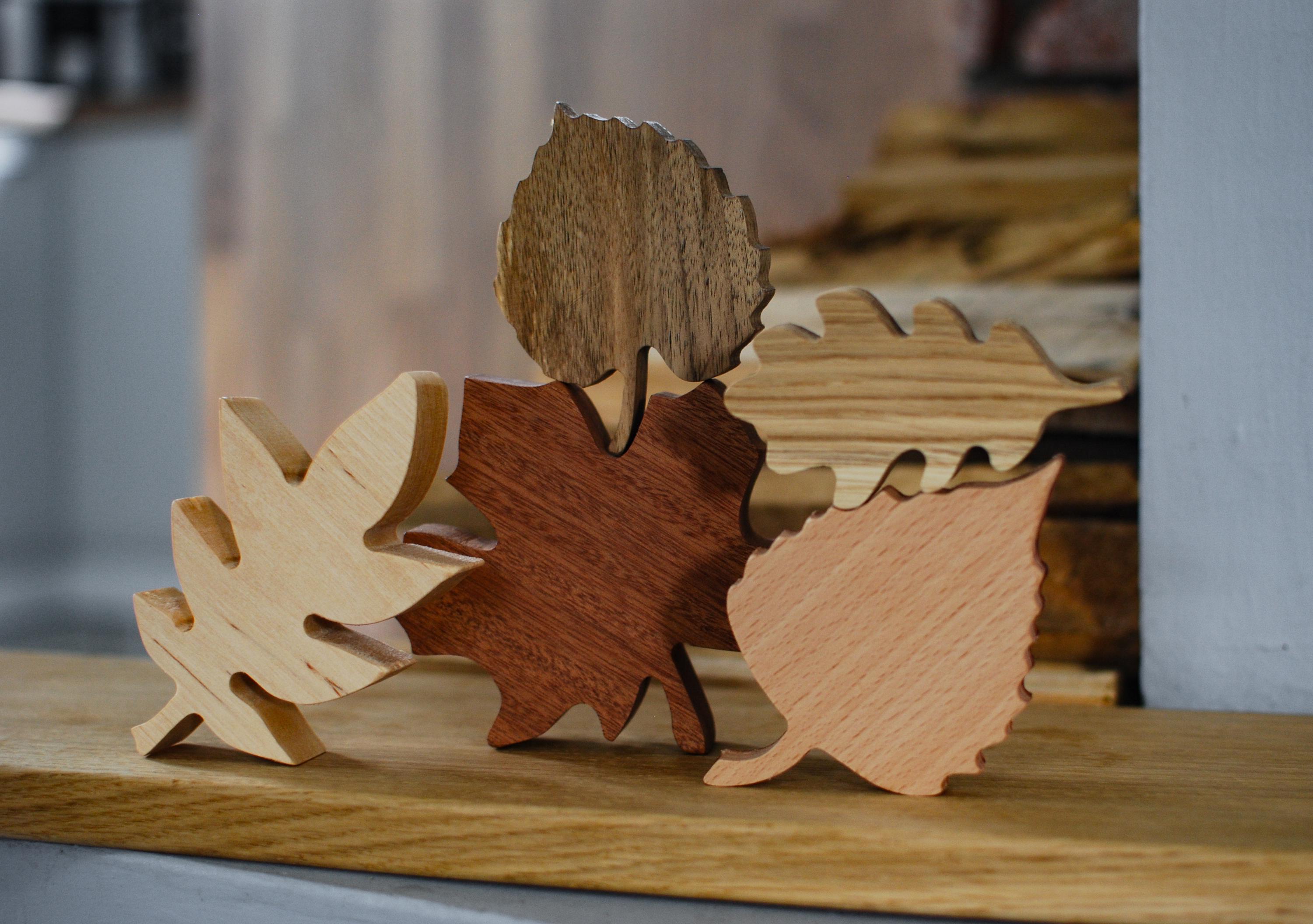 Foglie autunnali in legno / Decorazioni autunnali per la casa in legno naturale - Italia
